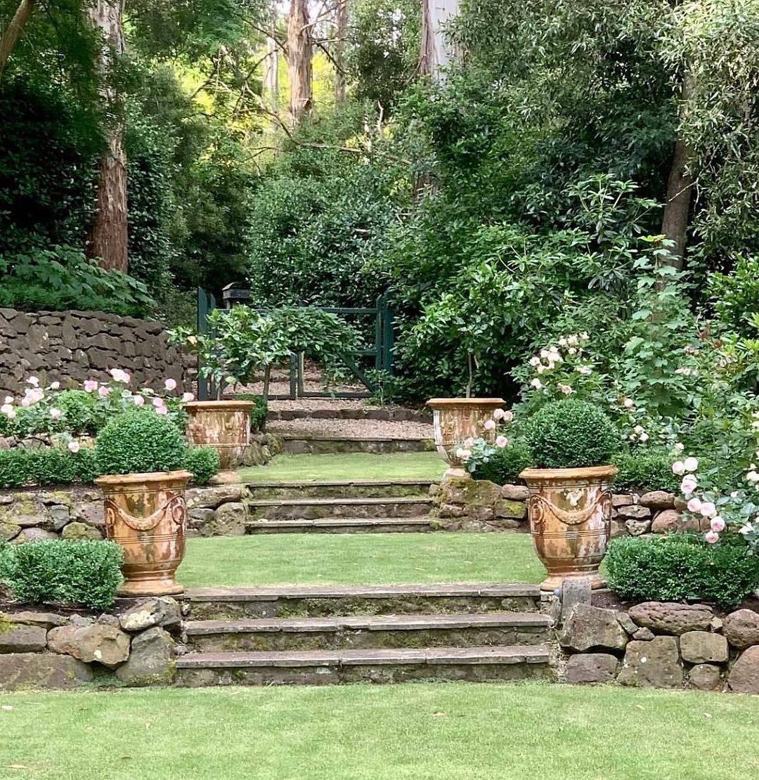 Вазоны для сада и террасы